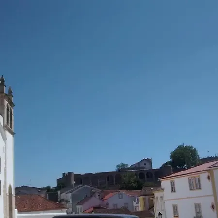 Casa Ocre Local * 아브란테스